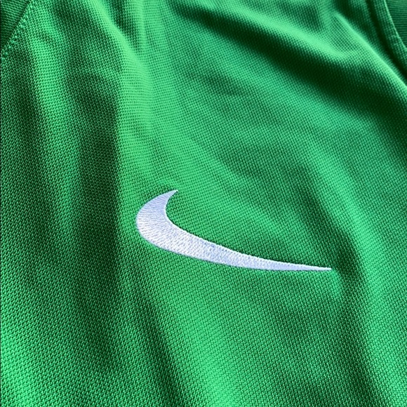 NWT NIKE dri-fit zip up - Picture 2 of 4